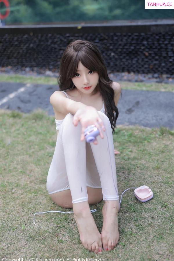   [XiuRen]高清写真图 2024.02.23 No.8132 桃妖夭 新人美腿第50张图片